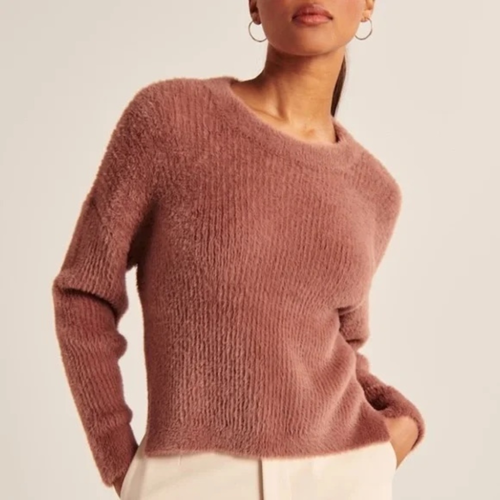 Abercrombie & Fitch Eyelash Crew Mauve Sweater